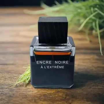 Lalique Encre Noire à L'Extrême Sample